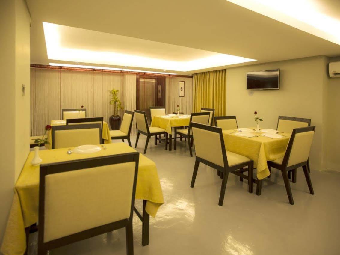 Shwe Pyi San Yar Hotel Yangón Exterior foto