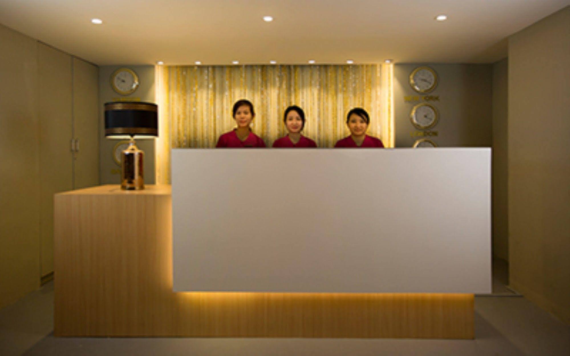 Shwe Pyi San Yar Hotel Yangón Exterior foto
