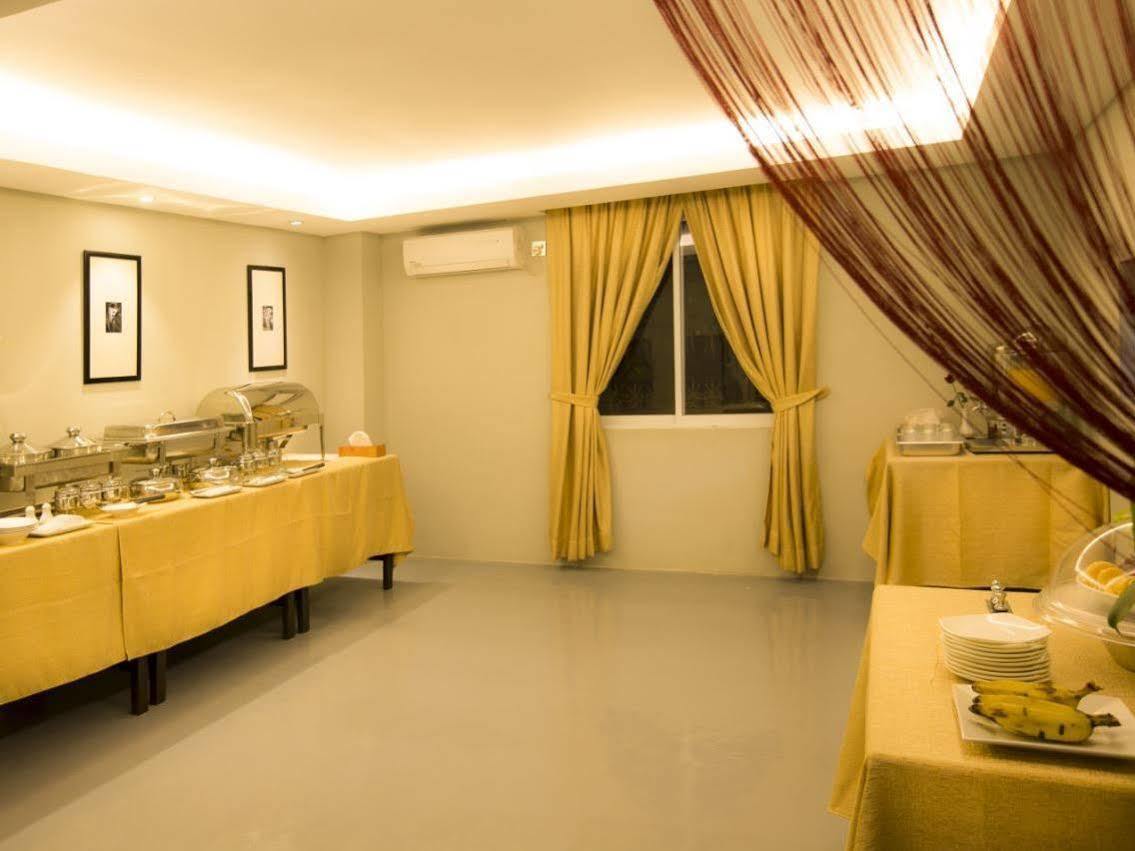 Shwe Pyi San Yar Hotel Yangón Exterior foto